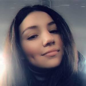 Meet your Posher, Claudia